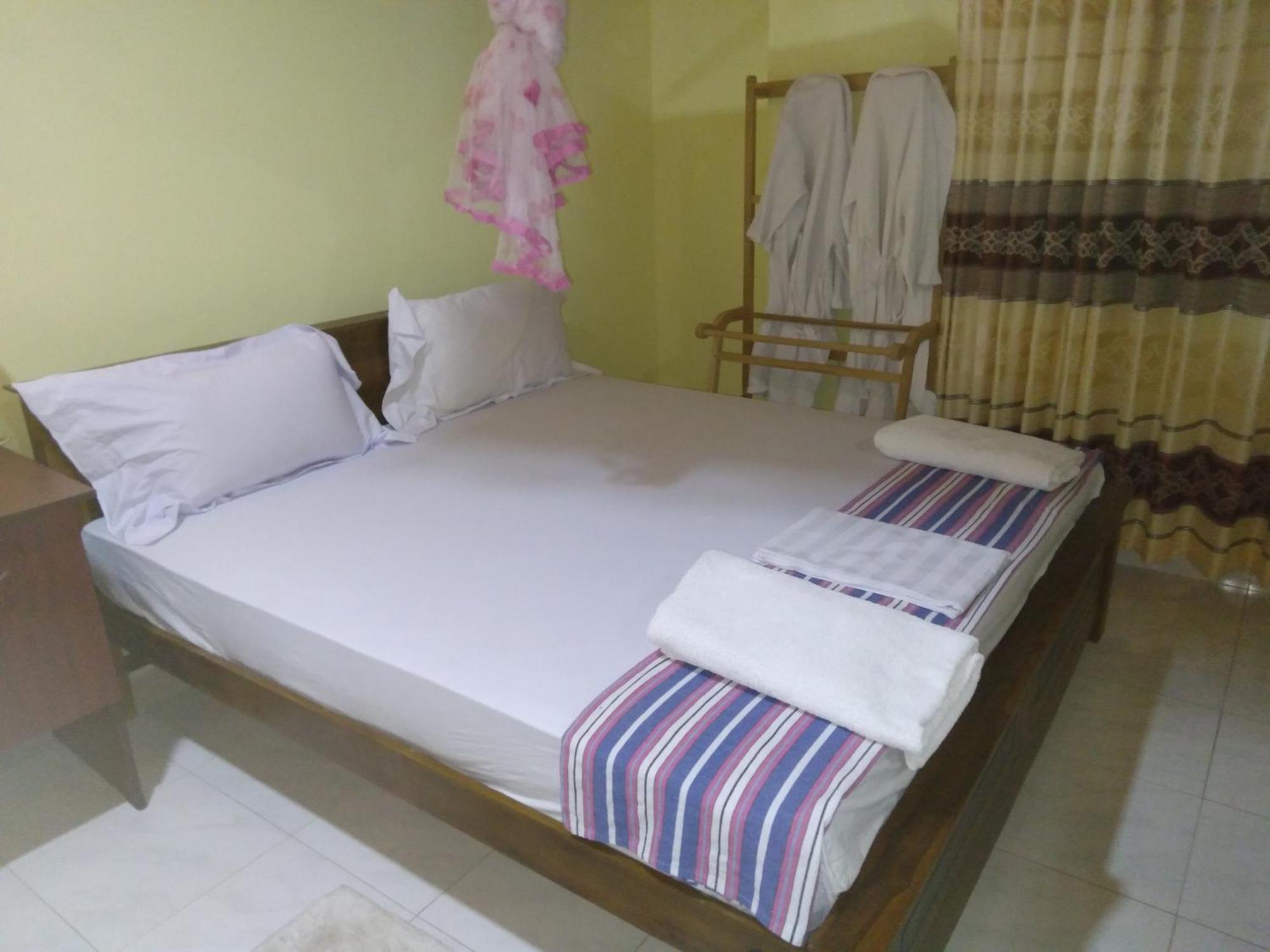 Suwani Pinnawala Homestay Стая снимка