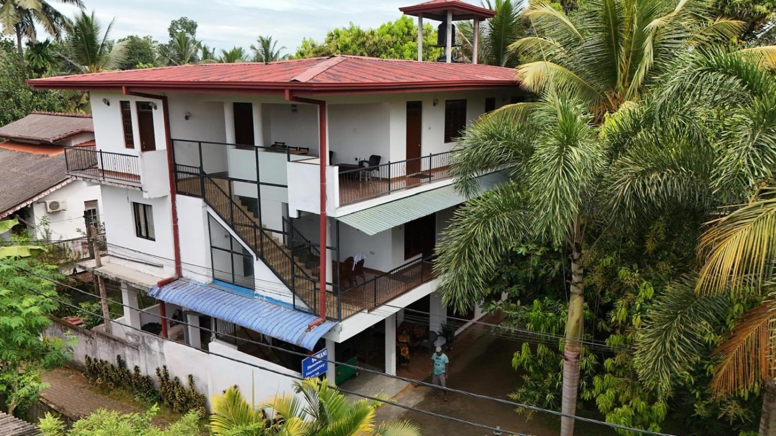Suwani Pinnawala Homestay Екстериор снимка