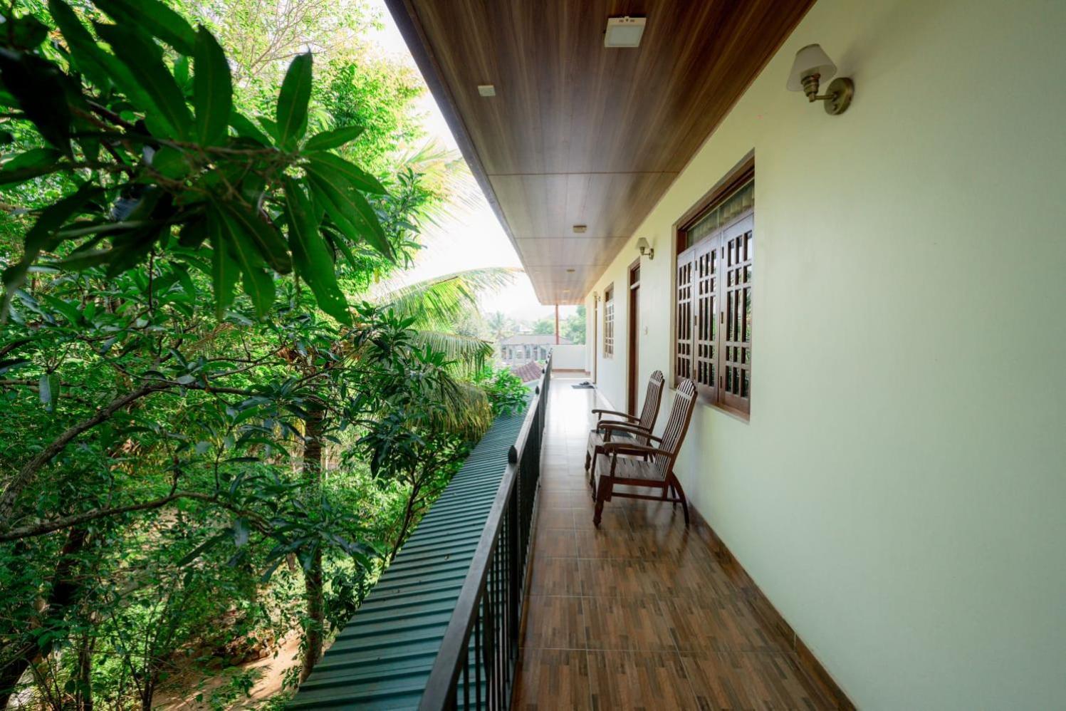 Suwani Pinnawala Homestay Екстериор снимка