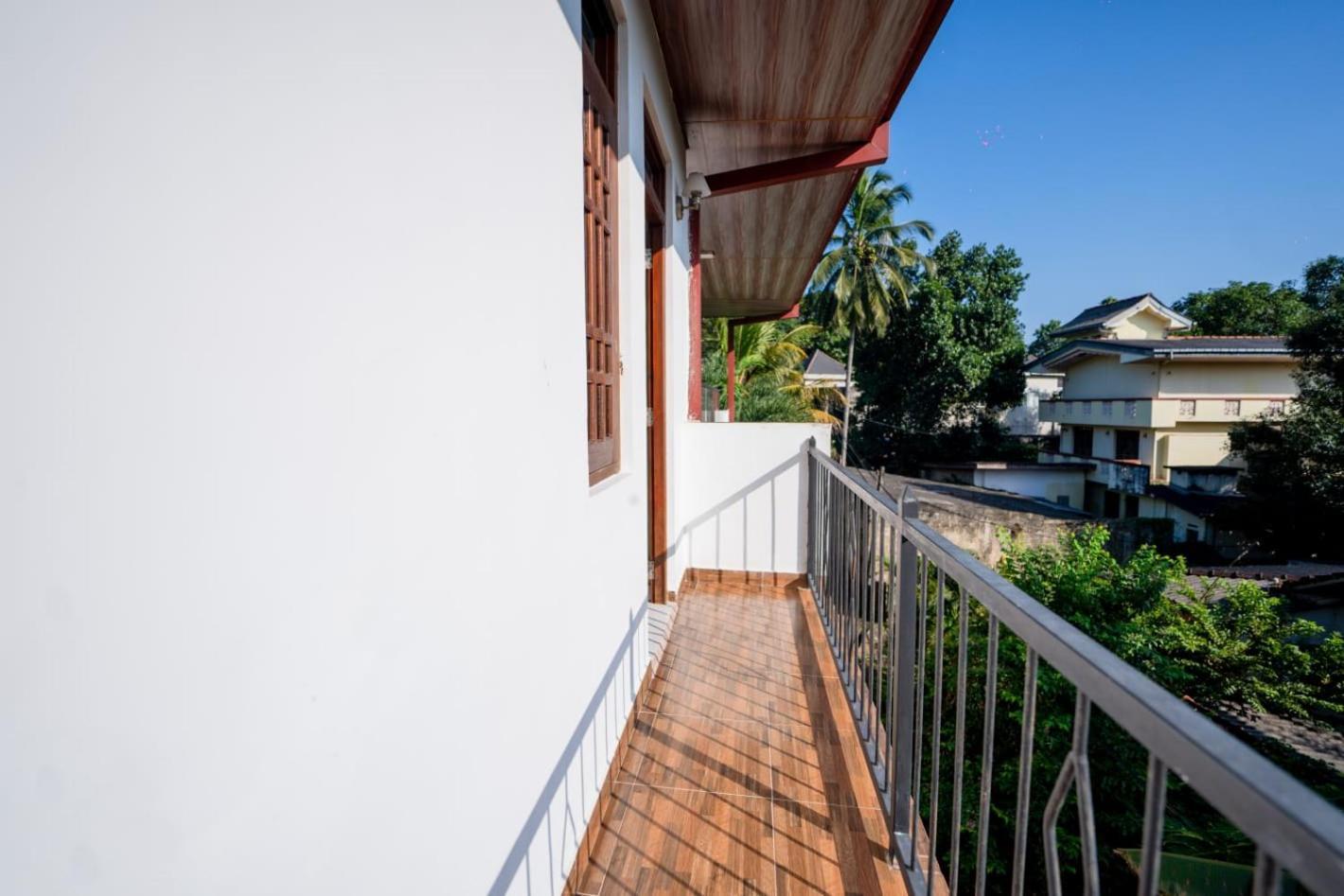 Suwani Pinnawala Homestay Екстериор снимка