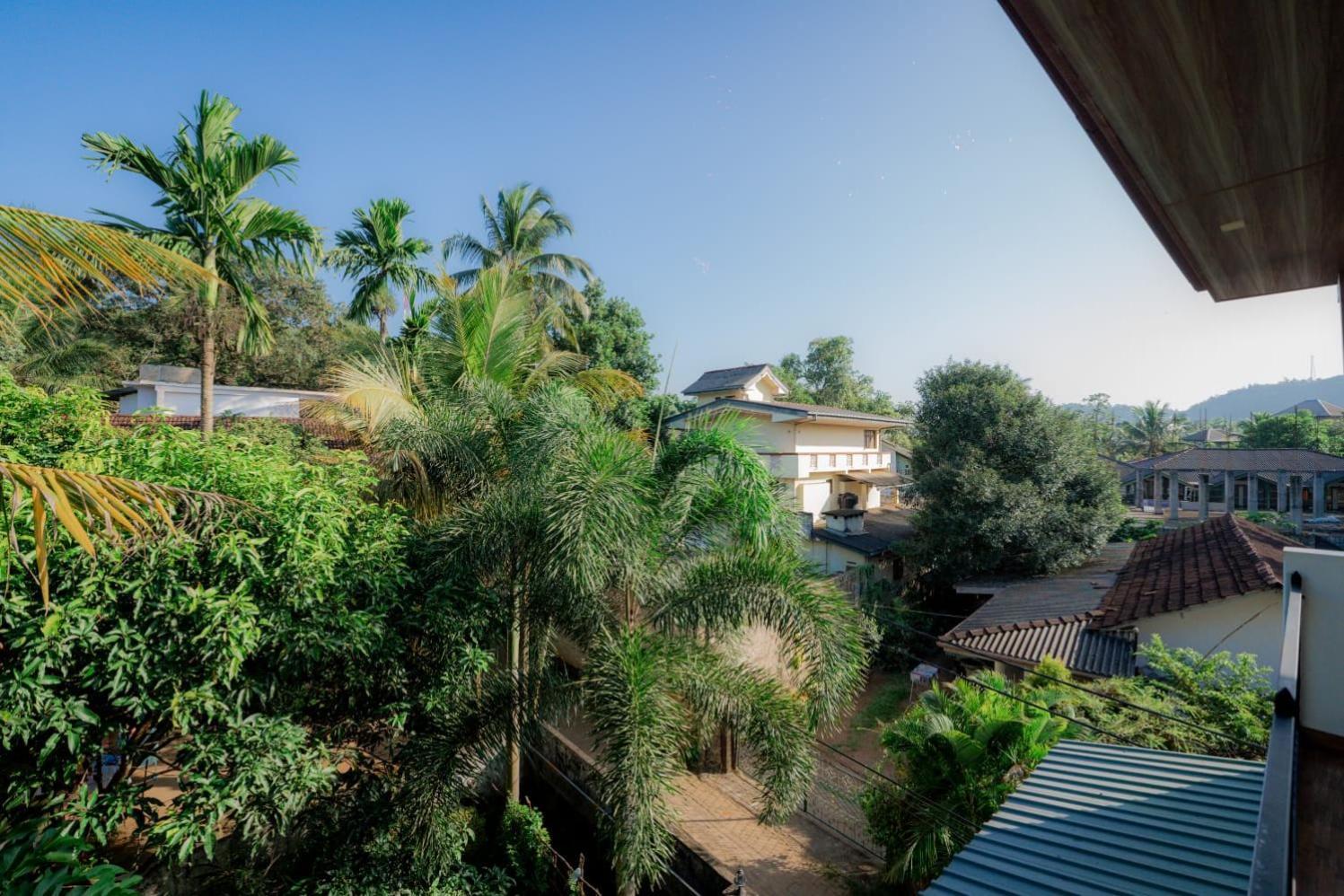 Suwani Pinnawala Homestay Екстериор снимка