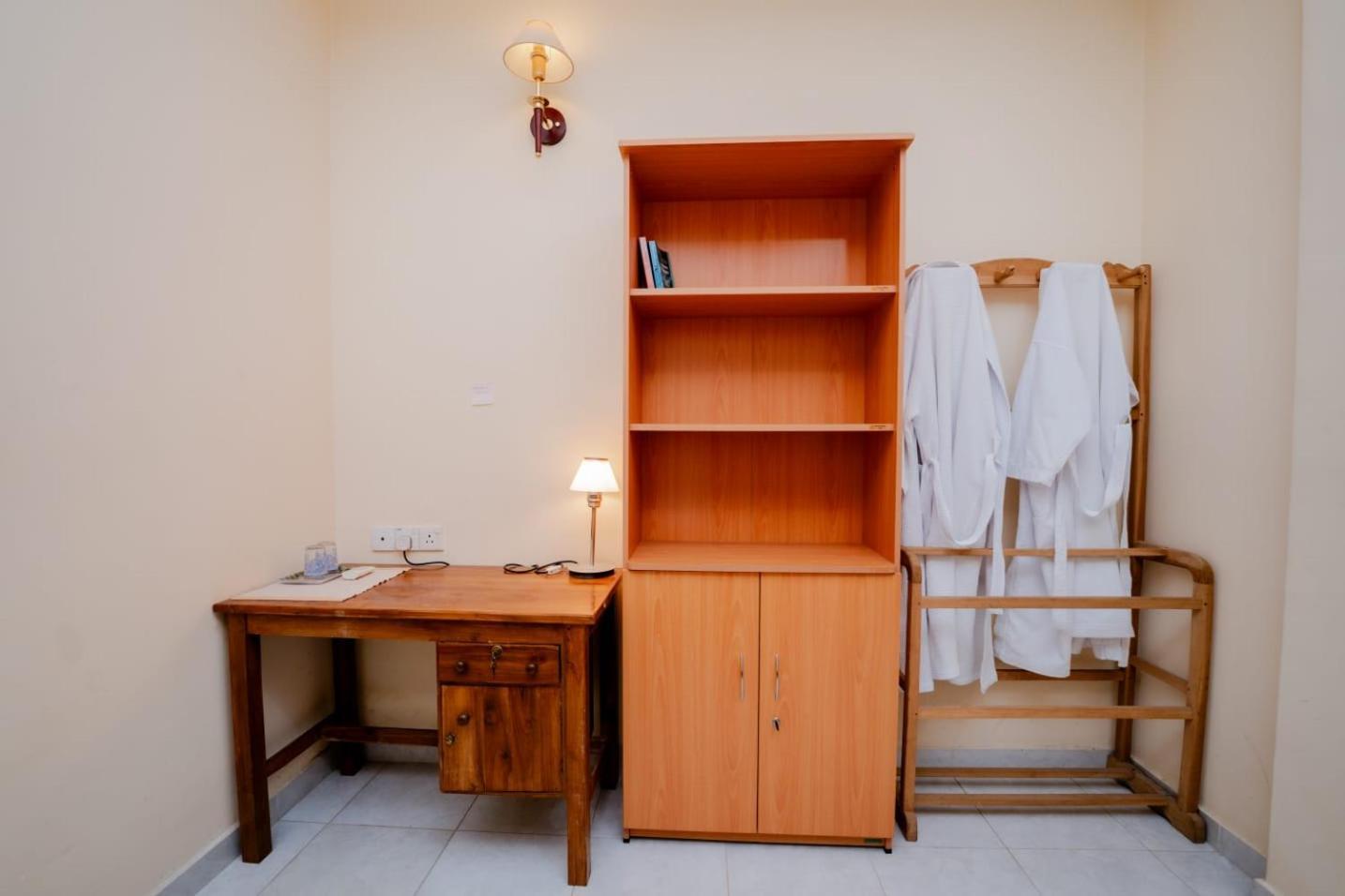 Suwani Pinnawala Homestay Екстериор снимка
