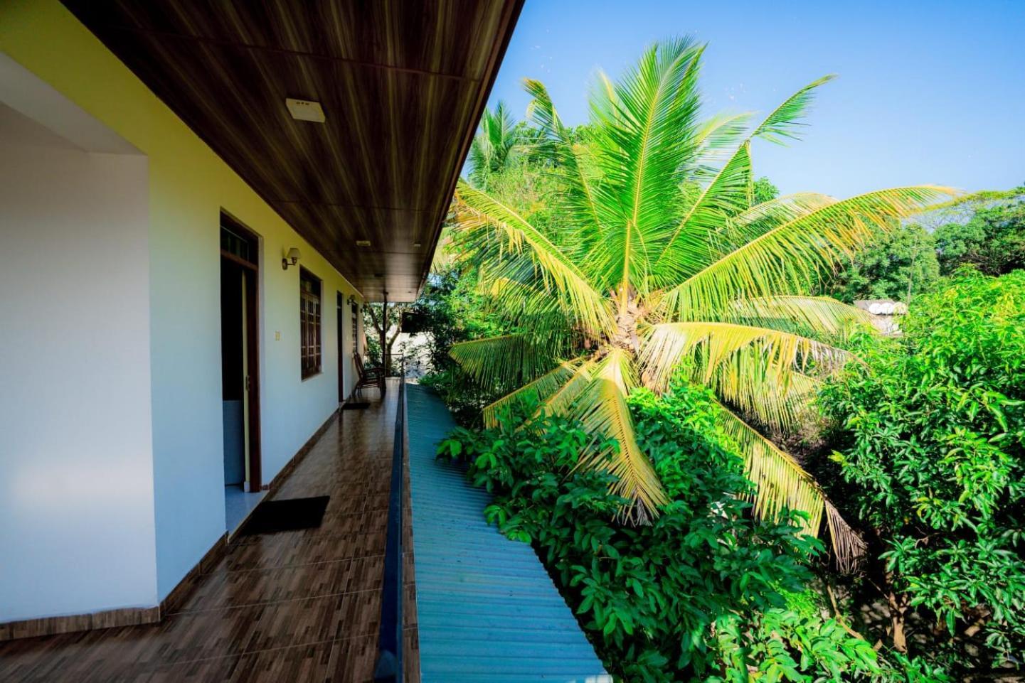 Suwani Pinnawala Homestay Екстериор снимка