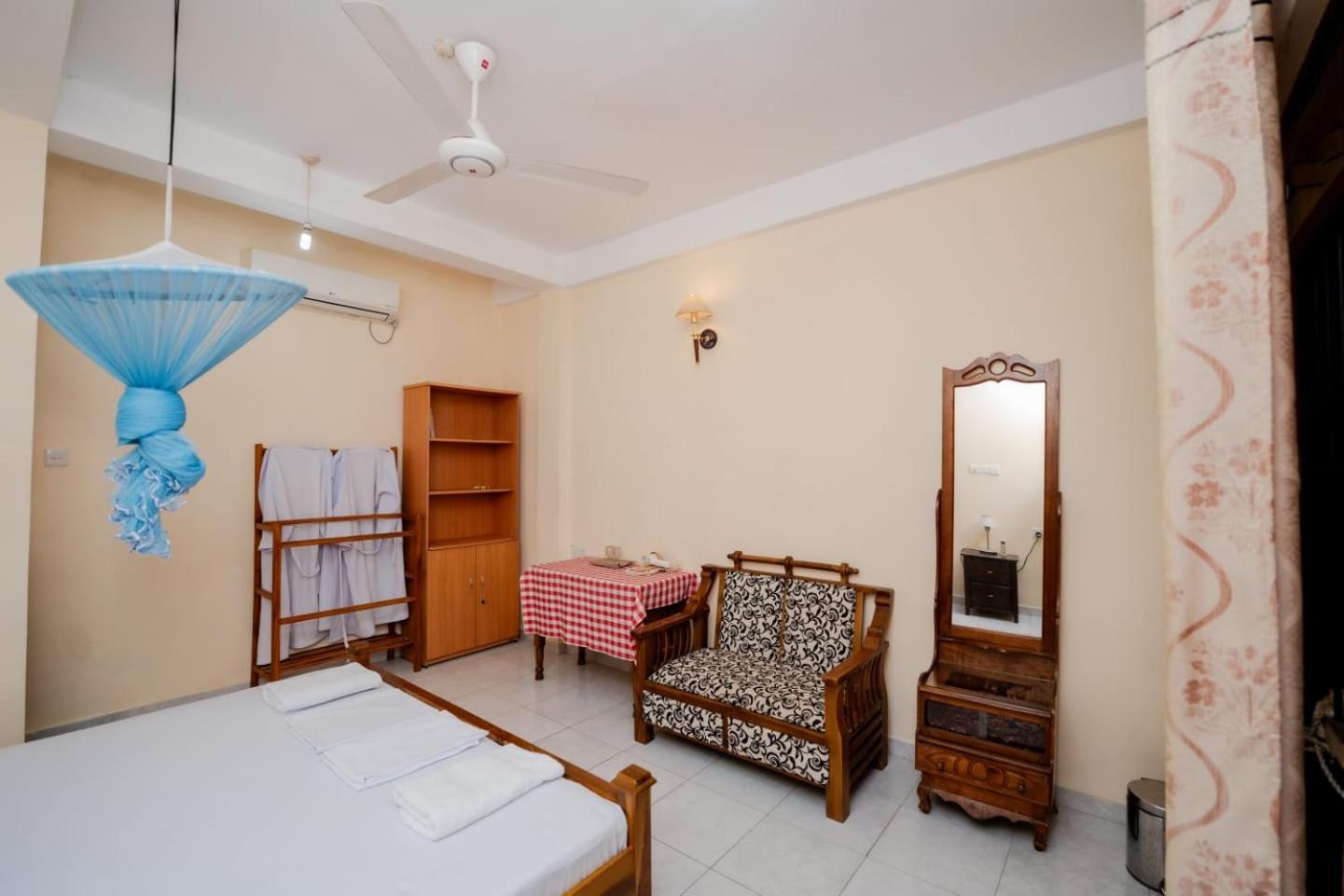 Suwani Pinnawala Homestay Екстериор снимка