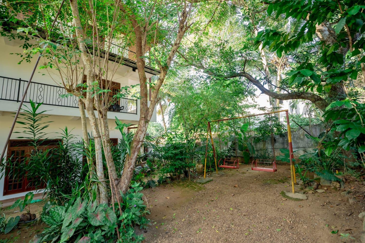 Suwani Pinnawala Homestay Екстериор снимка