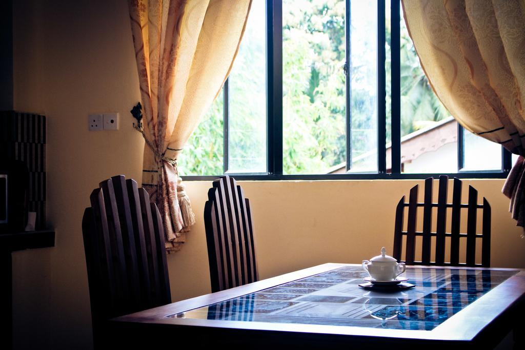 Suwani Pinnawala Homestay Екстериор снимка