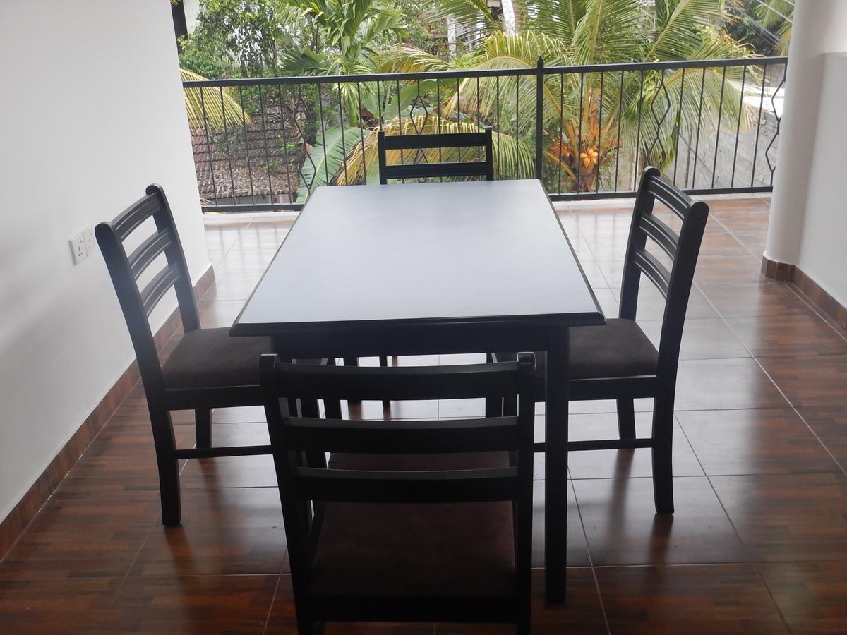 Suwani Pinnawala Homestay Екстериор снимка