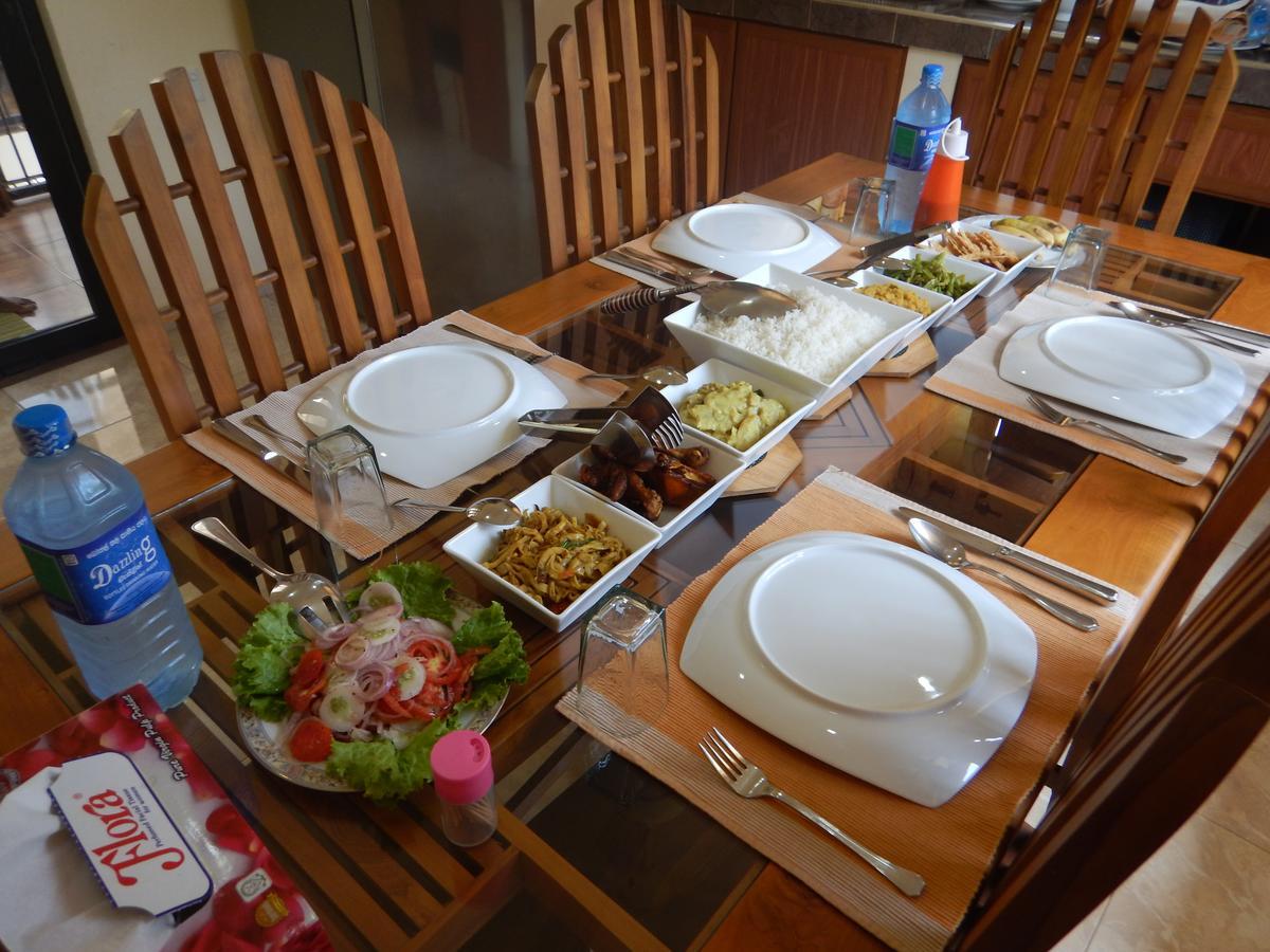 Suwani Pinnawala Homestay Екстериор снимка