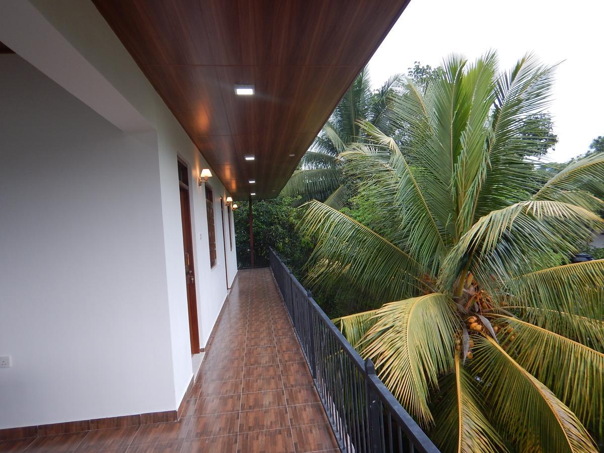 Suwani Pinnawala Homestay Екстериор снимка